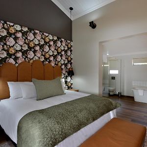 Deluxe Double Room Bath